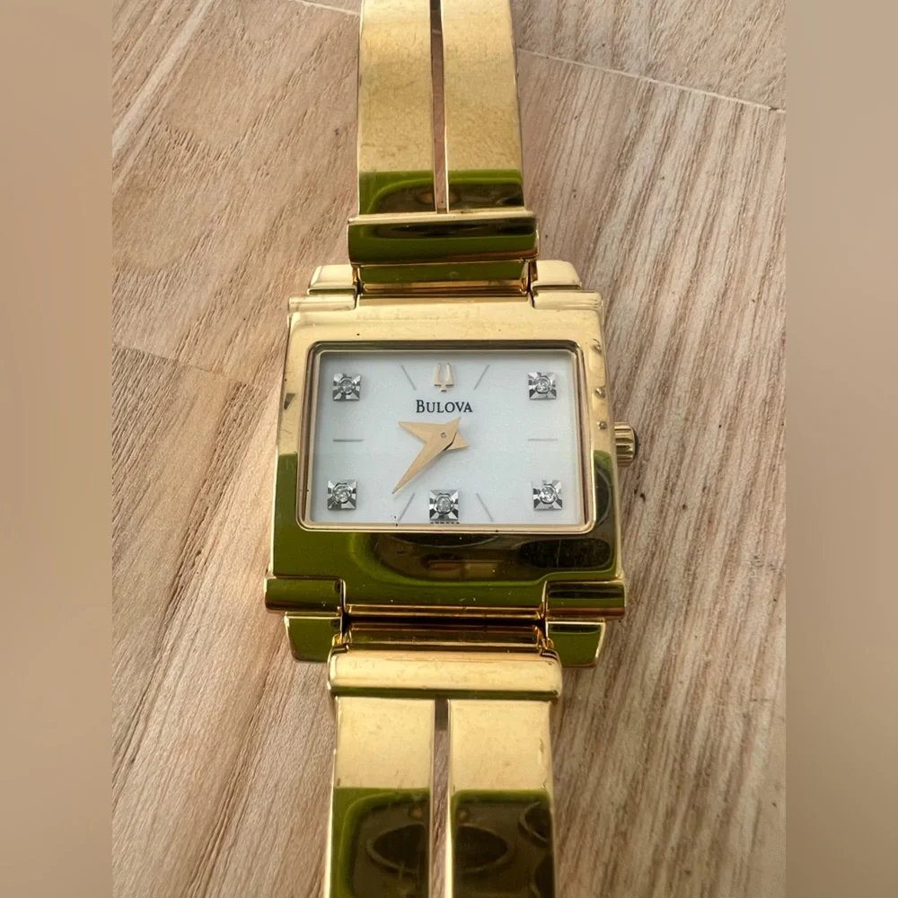 Rare Bulova ladies rectangular gold tone diamond dress watch NEW BATTERY
